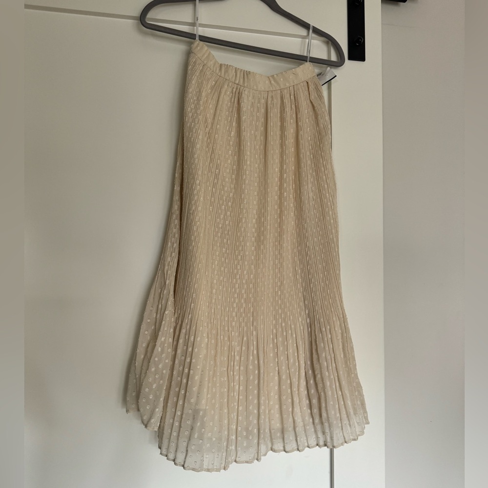 Beige skirt